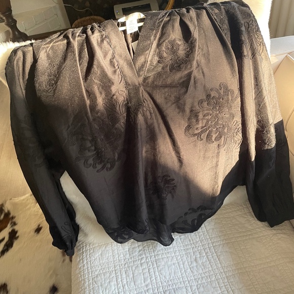 H and M black blouse - Picture 4 of 4